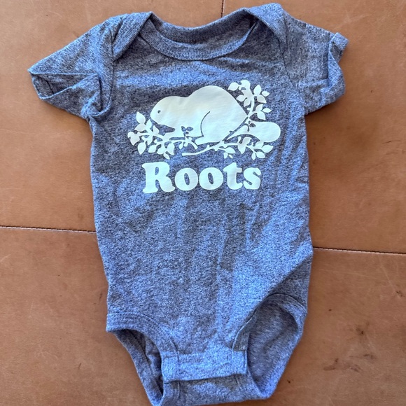 Roots Other - Roots Organic Cotton Onesie 0-3M